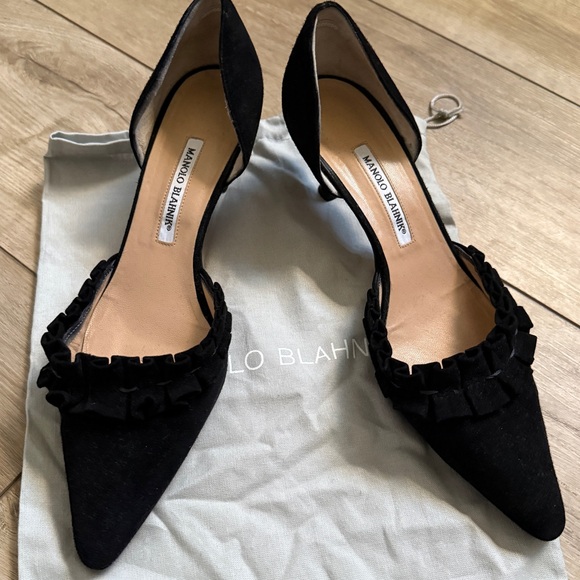 Manolo Blahnik Shoes - Manolo Blahnik Black Suede Kitten Heel Size 10 41